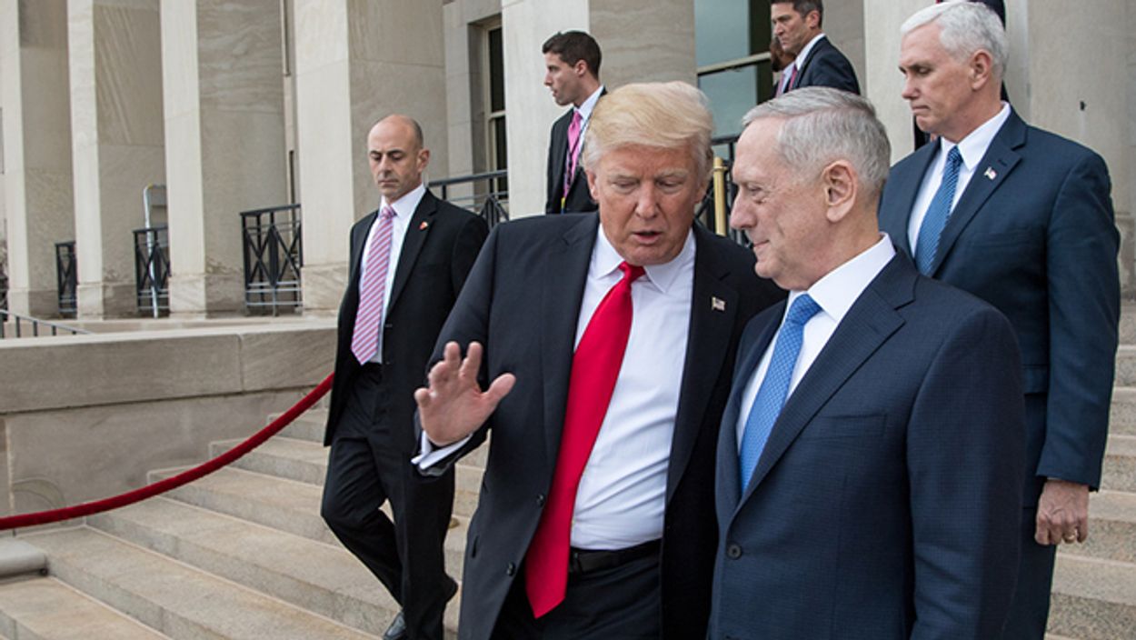 Afbeelding van En toen lag ook het nummer van Trumps minister van Defensie op straat