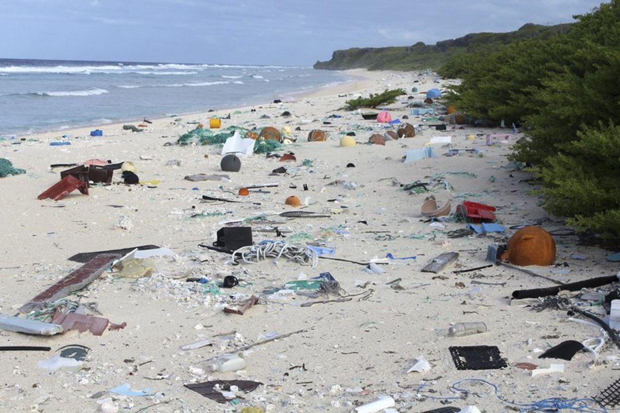 Afbeelding van Dit eiland bestaat volledig uit plastic afval