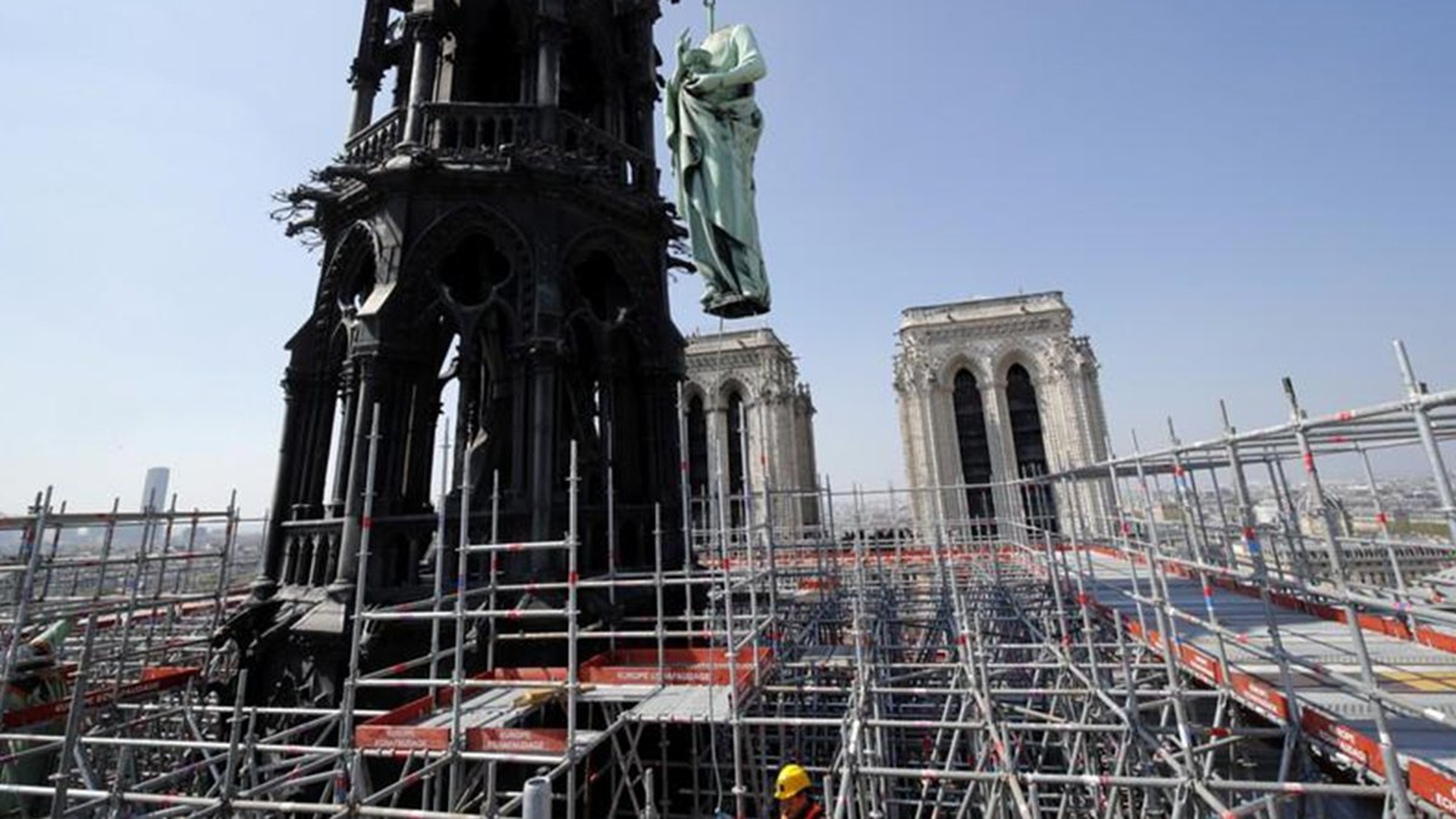 Architecten strijden om toren Notre-Dame te herbouwen