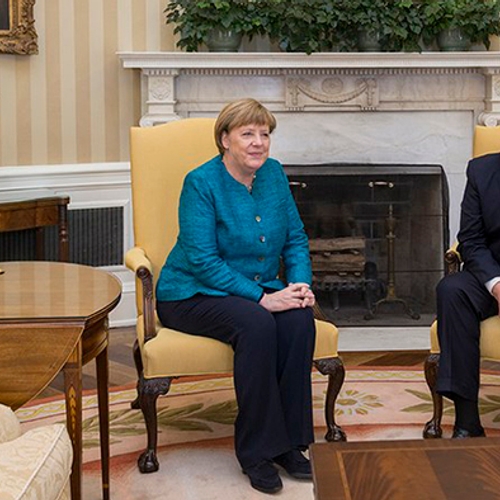 Hoe Merkel de politieke macho’s op het wereldtoneel aftroeft