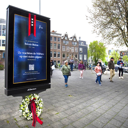 Digitale reclameborden veranderen op 4 mei in oorlogsmonumenten
