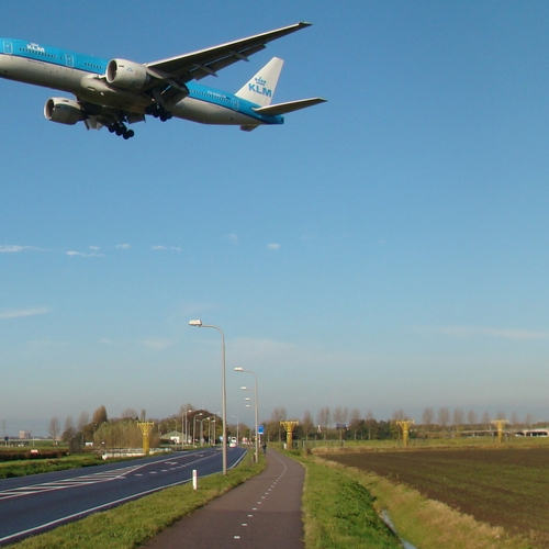 Schiphol bereikt maximum aantal toegestane vluchten maar wil toch blijven groeien