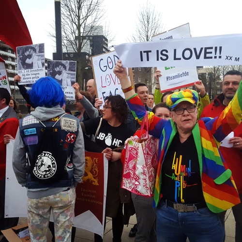 Campagne Suitsupply leidt tot demonstraties in de straten van Nijmegen