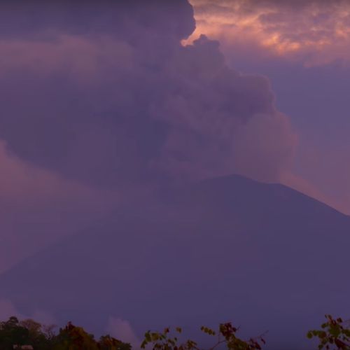 Afbeelding van Bali maakt zich op voor eerste grote vulkaanuitbarsting in 54 jaar